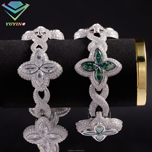 สร้อยข้อมือเงินแท้ 925 ชุบทอง 18k ประดับเพชรทรงโคลเวอร์แบบ Iced Out พร้อมโซ่ Cuban Link ประดับเพชร Moissanite สี D ระดับ VVS พร้อมใบรับรอง GRA สไตล์ฮิปฮอป - Product Image 2