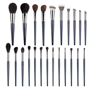Ensemble de 12 pinceaux cosmétiques professionnels Cangzhou, poils naturels, manche en bois, outil de maquillage pour les yeux et le visage, logo personnalisé - Product Image 5