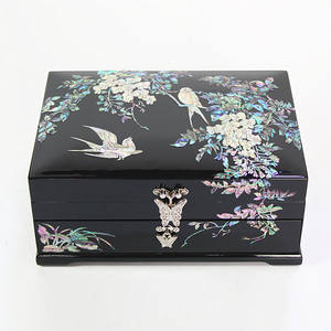 Cofanetto Portagioie in Legno Intarsiato di Lusso con Madreperla e Intarsi Luminosi, Cornice Unica, Regalo Esclusivo, Decorazione per la Casa - Product Image 4