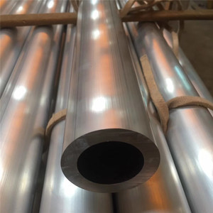 Tube industriel rond en aluminium, finition miroir, alliage personnalisé en usine - Product Image 1