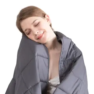 Özelleştirilmiş geometrik örme ağırlıklı battaniye taşınabilir yumuşak giyilebilir uyku kundak seyahat ev hastane piknik atmak