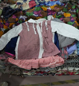 Vêtements d'été pour enfants d'occasion, durables et très demandés, parfaits pour le quotidien à la maison – un excellent choix - Product Image 3