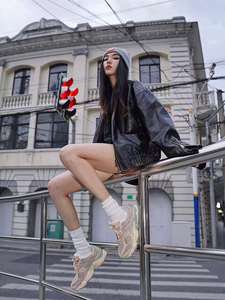 Zapatos de Plataforma 9060 de Moda, Nuevo Modelo de Alta Calidad - Zapatos Deportivos para Hombre y Mujer, Transpirables para Caminar, Aptos para Correr. - Product Image 4