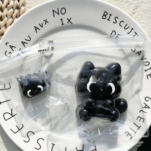 ของเล่นบีบแมวน้อยสีดำลายการ์ตูนใหม่ ของเล่นบีบสควิชชี่เนื้อนุ่ม บรรเทาความเครียด ของขวัญสำหรับเด็กและผู้ใหญ่ ของชำร่วยงานปาร์ตี้ - Product Image 2