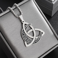 Collier pendentif en acier inoxydable unisexe de style vintage Chaîne à maillons Viking Noeud celtique Rune Amulette Bijoux pour hommes femmes Usage quotidien