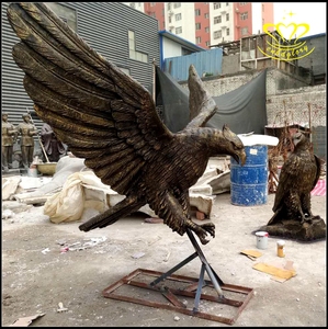 1 pezzo personalizzato volando aquila statua <span class=keywords><strong>in</strong></span> metallo bronzo scultura <span class=keywords><strong>in</strong></span> caso di <span class=keywords><strong>legno</strong></span> europa giardino ornamenti mascotte rame Cast Figurine - Product Image 5
