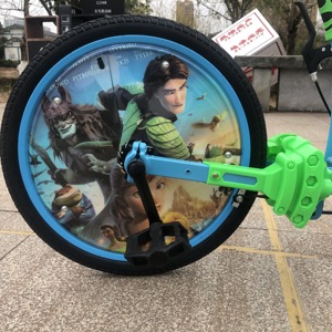 Kart à pédales au design élégant et ergonomique, cadre en acier durable, siège réglable, <span class=keywords><strong>trike</strong></span> à dérive avec accents lumineux LED pour une utilisation en extérieur - Product Image 6