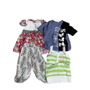 Brand usato per bambini vestiti stock negozio dell'usato per bambini che indossano abiti estivi di seconda mano in balle di klgs