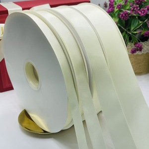 Ruban en satin fin et délicat, tissu polyvalent pour attacher les étiquettes cadeaux et décorer les invitations - Product Image 4