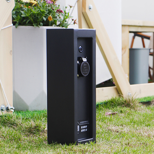 Enchufe de jardín impermeable inteligente GEEYA con iluminación incorporada y Pilar de suelo exterior con control de aplicación Tuya en negro - Product Image 4