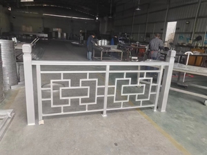Balustrades de balcon réglables en aluminium, style chinois, à fixation au sol, résistantes à la rouille, clôture décorative en métal - Product Image 2