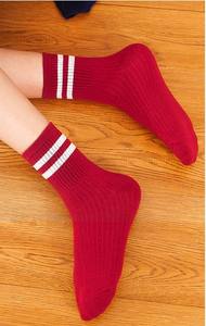 Kaus Kaki Bergaris Pergelangan Kaki Campuran Kustom Kaus Kaki Olahraga Kasual Kaus Kaki Kaus Kaki Panjang Tabung Medium Lembut dengan MOQ Rendah - Product Image 5