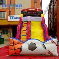 Toboggan gonflable commercial multi-sports à double escalier, piste unique, imprimé football/basketball/baseball/football américain, PVC 0,55 mm