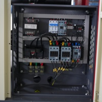 Compresseur d'air à vis stationnaire de haute qualité 7,5 kW, économe en énergie, 110V/220V/380V/415V, pour la construction, moteur de fonctionnement 8-16 bars