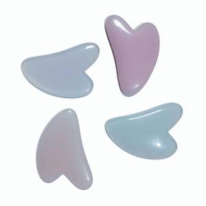 Outil de massage Gua Sha en résine pour le corps, ensemble de planches de massage Gua Sha en forme de cœur, Gua Sha en cristal de résine - Product Image 3