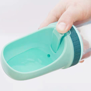 Botella para beber agua y comida para <span class=keywords><strong>mascotas</strong></span> portátil impermeable al aire libre mejorada al por mayor - Product Image 5