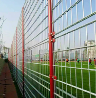 Panneaux de grillage soudé en acier galvanisé durable pour clôtures agricoles et cages à oiseaux, avec services de découpe et de pliage sur mesure