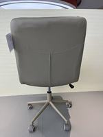 Chaise de bureau ergonomique moderne en similicuir gris, confortable, avec dossier ergonomique, pivotante, réglable en hauteur, avec accoudoirs en métal doré et base 5 étoiles