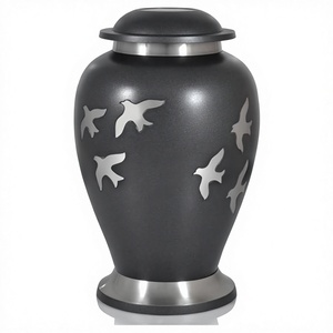 Urnas funerarias de estaño grabadas con diseño de pájaro, de metal y latón, para cremación humana - Product Image 1