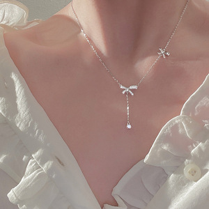 <span class=keywords><strong>Collana</strong></span> farfalla <span class=keywords><strong>con</strong></span> nodi farfalla tempestati di diamanti che la rendono una <span class=keywords><strong>collana</strong></span> lussuosa e Versatile per le donne N8000115 - Product Image 2