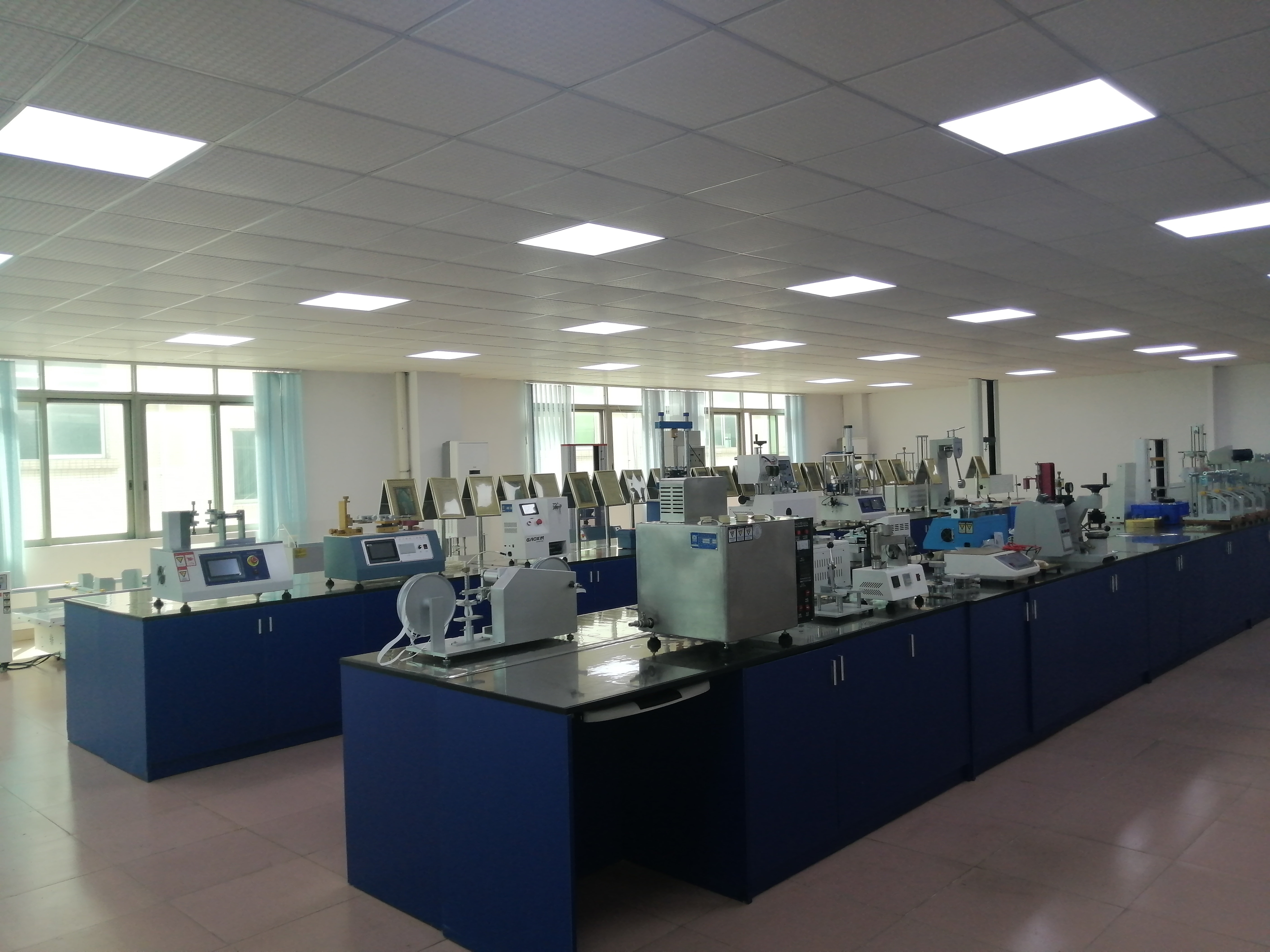 Shock Tester Mechanical Impact Test Equipment during battery transportation of the acceleration sock tester