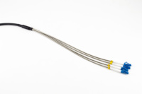 Pabrik langsung untuk 5.0mm/7.0mm Singlemode/ Multimode lapis baja/non-lapis baja 4 core SC/LC/ST/FC FTTA Jumper