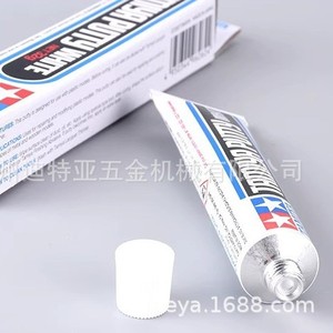 Mastic Tamiya de type basique 32g pour la réparation de modèles et le remplissage des plis - Product Image 4