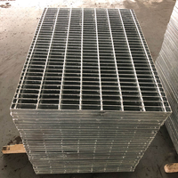 Grille de drainage de tranchée sur mesure en acier galvanisé pour allées, couvercle de tranchée pour immeubles de bureaux et entrepôts