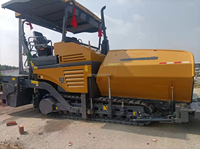 Niveleuse à asphalte polyvalente RP953 avec double compacteur pour la construction de routes et la réparation de chaussées principales