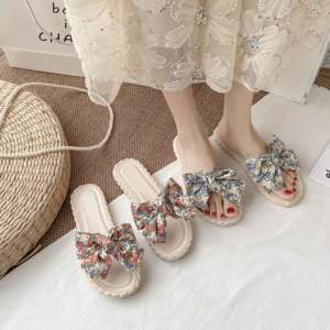 Sandalias de Playa Casuales para Mujer, Estilo Espadrille, Color Crema, con Lazo de Tela Floral, Correa <span class=keywords><strong>Transparente</strong></span>, Suela con Textura de Cuerda, Punta Abierta y Plana - Product Image 3