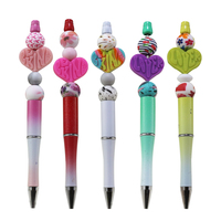 Perles focales en silicone de qualité alimentaire assorties rose foncé pour la Saint-Valentin, avec inscription « Be Kind Lover Love Heart » et mots colorés SYBBeads