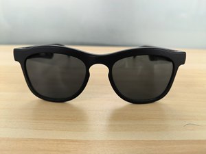 Lunettes de soleil audio intelligentes sans fil à commande tactile avec port de charge Type-C et verres photochromiques – Produit connecté intelligent - Product Image 2
