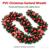 Guirlande de Noël moderne en PVC avec fleurs préservées et lumières LED pour la décoration extérieure des fêtes