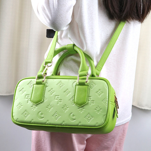 Sac à main mini Boston en PU à motif géométrique gaufré avec bandoulière amovible - Product Image 2