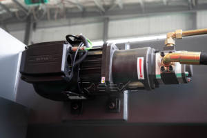 CNC Plegadora Para-Chapa Metalica, Modelo AE86 - Product Image 4