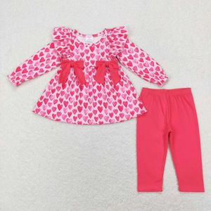 Conjunto de Niña con Lazo Rosa, Estilo Adorable - Product Image 1