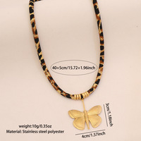 Collier vintage en acier inoxydable avec pendentif en forme de soleil, de papillon et de cœur en cuir tressé plaqué or, bijoux