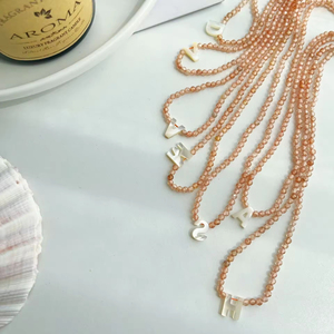 Collar de Perlas Barrocas Naturales, Gargantilla de Piedras Naturales, Collar de Cuentas de Cristal, Cadena de Letras Acrílicas, Collar Personalizado - Product Image 4