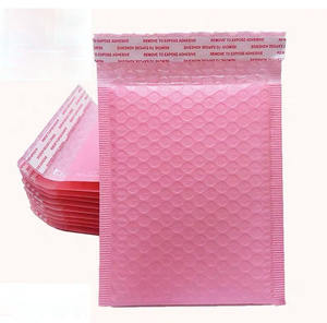 Bolsa de sobre de correo de burbujas Rosa lista para enviar con laminación mate y revestimiento UV opción más barata para sobre de envío - Product Image 1