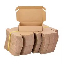 Boîtes d'emballage cadeau de luxe en carton ondulé recyclable avec logo en relief et doublure en éponge pour chaussures et vêtements - Personnalisable, faible MOQ, petite taille