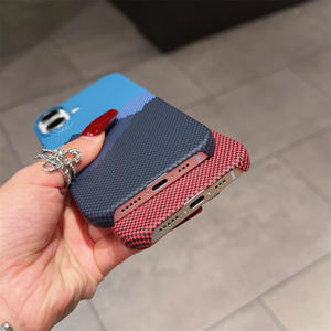 Étui de téléphone de luxe style gaming en fibre de carbone - Texture anti-traces de doigts pour téléphone - Product Image 6