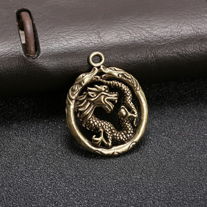 Llavero Retro Redondo con Colgante de Dragón y Qilin, Amuleto de Latón, Accesorio de Regalo Unisex, Diseño Temático de Animales, Aleación de Cobre - Product Image 3