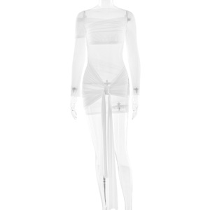 Robe moulante en maille à épaules dénudées avec plis torsadés et taille naturelle, idéale pour les soirées en club - Product Image 5