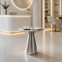 Table d'appoint conique en métal brossé argenté, table basse de luxe moderne pour hôtel, villa, salon