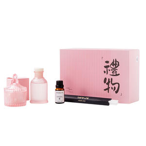 Coffret Cadeau Rose Personnalisé pour la Saint-Valentin : Diffuseur d'Huiles Essentielles en Pierre de Cristal et Ensemble Diffuseur à Bâtonnets – Vente en Gros - Product Image 1
