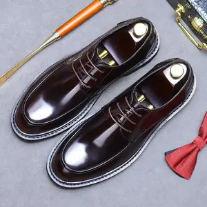 Vente en gros de dessus en cuir véritable Business Casual Shoes British Men's Derby Shoes Bright Leather Dress Shoes Round Head