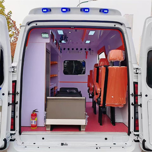 Ambulancia de aislamiento estilo pan JMC con equipo médico básico y vehículo de transferencia de ambulancia de emergencia con el apoyo de una camilla - Product Image 4