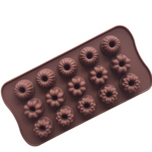 Molde de silicona para hornear con diseños mixtos de azafrán, flores rosas y Mini <span class=keywords><strong>rosquillas</strong></span> para pasta de azúcar, cuentas de flores de caramelo de Chocolate - Product Image 1