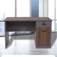 Escritorio de Oficina Moderno con Cajonera Fija, Mesa para Computadora con Acabado en Madera Nogal Marrón y Almacenamiento con Cerradura para Estación de Trabajo