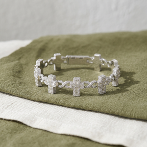 Brazalete de Lujo de Alta Gama con Cruz Central Baguette, Diamante Cultivado en Laboratorio, Certificado IGI, Moderno, Unisex, Cristiano - Product Image 1